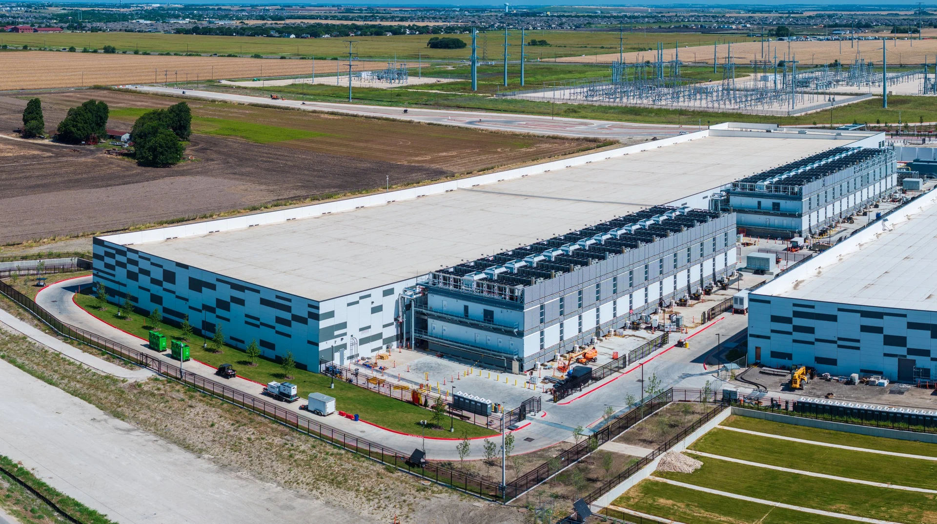 Moderne Lager- und Logistikanlage mit Infrastruktur